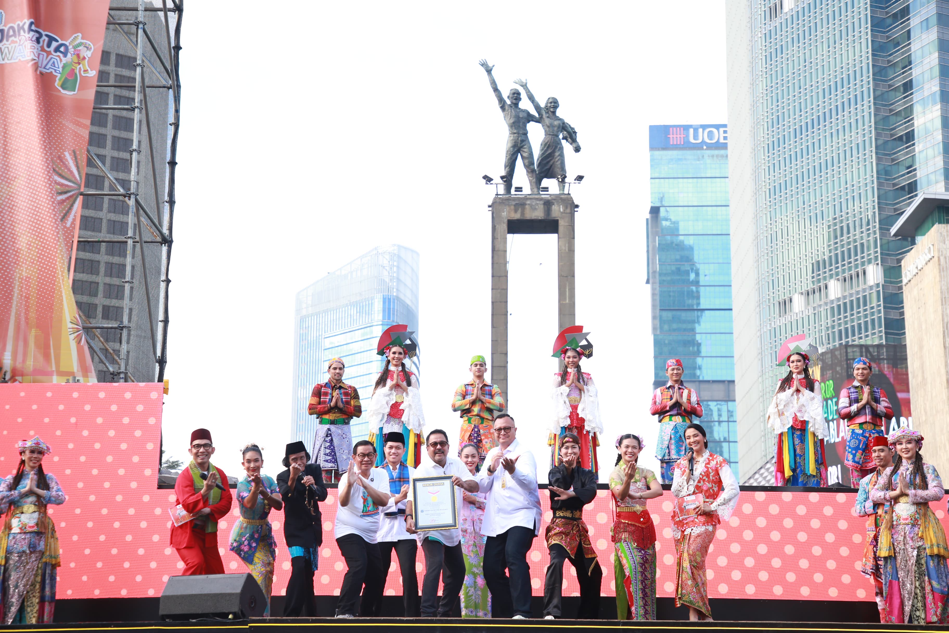 pasar-jaya-hadir-di-jakarta-dalam-warna